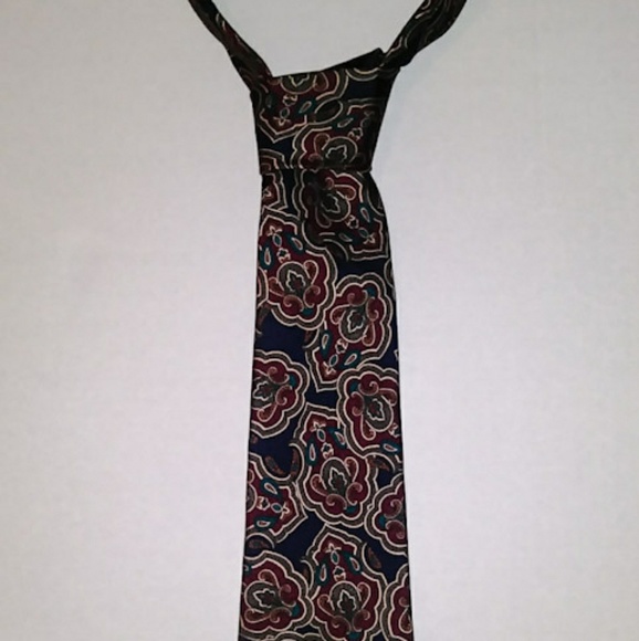 Pure Silk Van Heusen Tie - Picture 3 of 8